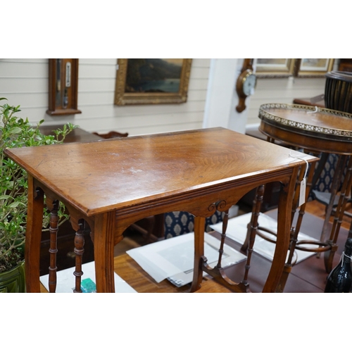 332 - An Edwardian walnut occasional table, width 70cm *Please note the sale commences at 9am.