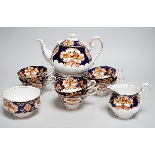 567A - A Royal Albert fourteen piece part teaset, Heirloom pattern