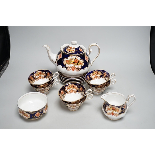 567A - A Royal Albert fourteen piece part teaset, Heirloom pattern