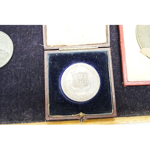 611 - Victorian commemorative medals  Colonial and Indian Reception at the Guildhall 1886, Restoration of... 