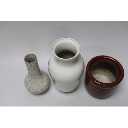 264 - A Chinese famille rose vase, a crackle glaze vase and a sang de boeuf jar, tallest 21.5cm