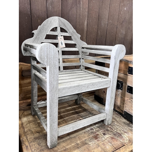 Lot 1051      
