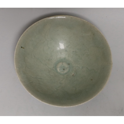 1271 - A Chinese celadon bowl, 17cm diameter