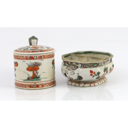 104 - A Chinese famille verte compartmented spice box and a hinged mustard pot and cover, both Kangxi peri... 