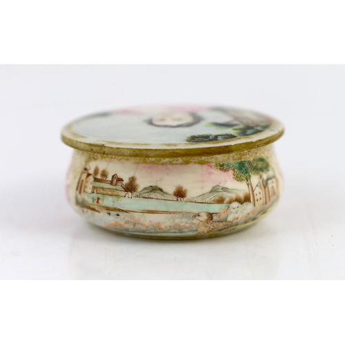 102 - A Chinese famille rose European erotic subject snuff box and cover, Qianlong period, the flat circul... 