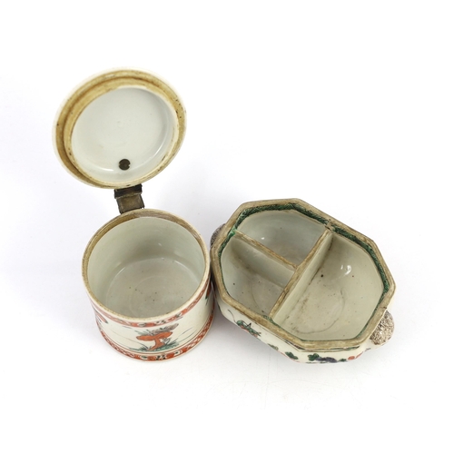 104 - A Chinese famille verte compartmented spice box and a hinged mustard pot and cover, both Kangxi peri... 