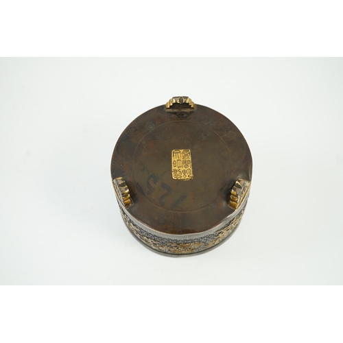 157 - A Chinese parcel-gilt and silver inlaid bronze tripod censer, Yunjian Hu Wenming mark, 16th/17th cen... 