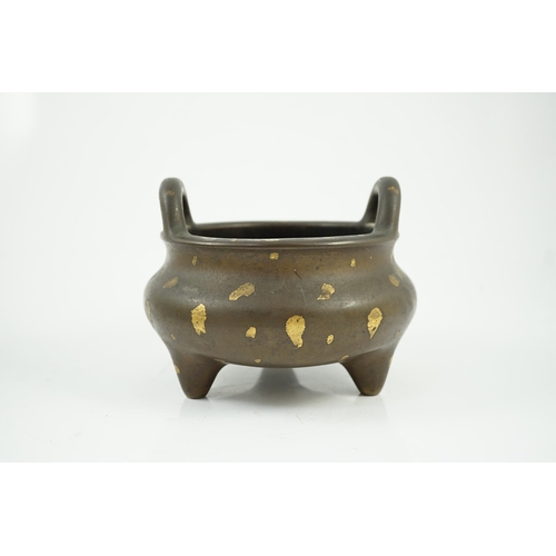 158 - A large Chinese gold-splashed bronze tripod censer, ding, Kangxi period, the gold-splashed decoratio... 