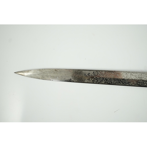 21 - An early 20th century Royal Presentation midshipman's dirk, with blade inscribed 'Presented by HM Ki... 