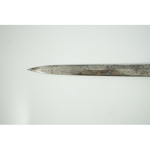 21 - An early 20th century Royal Presentation midshipman's dirk, with blade inscribed 'Presented by HM Ki... 