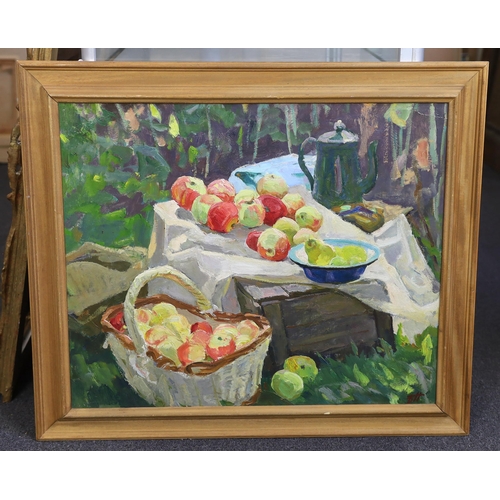 369 - Yuri Matushevski (Russian, 1930-1999) Still life of applesoil on cardmonogrammed56 x 68cm... 