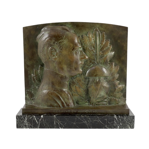 53 - Robert Delandre (French 1879-1961). An Art Deco bronze commemorative plaque 'Le Salut du Vainqueur',... 