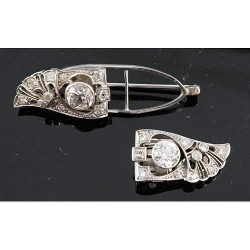 666 - A good Art Deco platinum and diamond cluster set double clip brooch, which can be worn as a single b... 