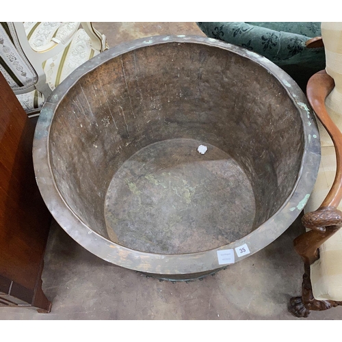 35 - A large Victorian circular copper copper, diameter 85cm, height 54cm
