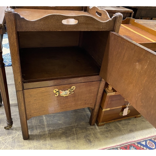 1041 - A George III mahogany tray top commode, width 52cm, depth 45cm, height 60cm