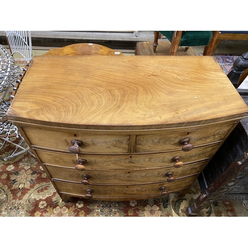 1081 - A Regency faded mahogany bow front chest of drawers, width 100cm, depth 50cm, height 102cm