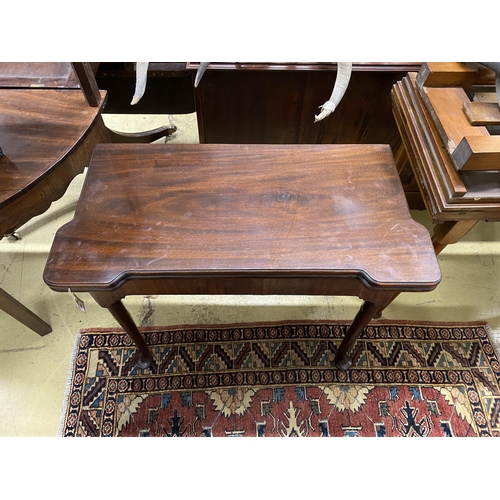 105 - A George III rectangular mahogany folding card table, width 84cm, depth 42cm, height 71cm