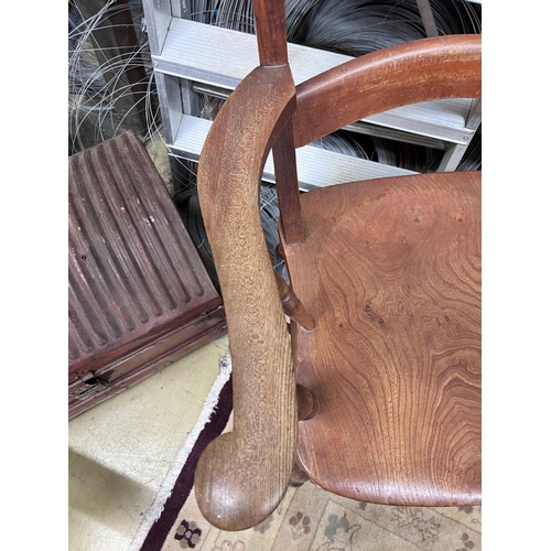 109 - A Victorian elm and beech Windsor armchair, width 65cm, depth 50cm, height 111cm