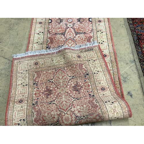 147 - A Zeigler ivory ground runner, 370 x 78cm