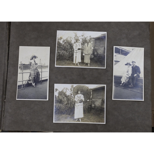 314 - Four early 20th century photo albums and various loose photos