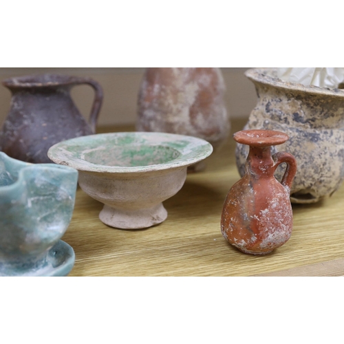 387 - A group of pottery antiquities, to include Roman, early Christian, Byzantine and Syrian, the large... 