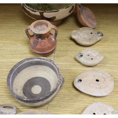 420 - Assorted Cypriot pottery antiquities, to include bichrome pottery vessels, Cypro-Archaic, c.750-60... 