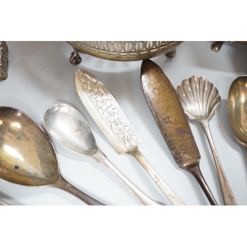 811 - Sundry small silver including two sets of teaspoons, butter dish, coaster condiments and flatware an... 