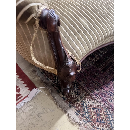 91 - A Victorian carved mahogany settee, length 190cm, width 74cm, height 93cm