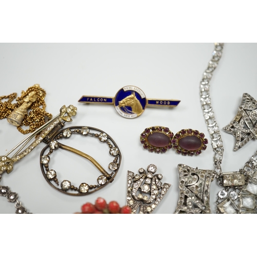 919 - A small collection of assorted costume jewellery including a marcasite set pendant necklace.