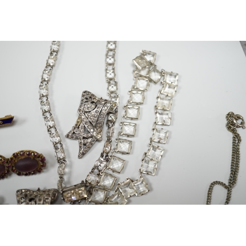 919 - A small collection of assorted costume jewellery including a marcasite set pendant necklace.