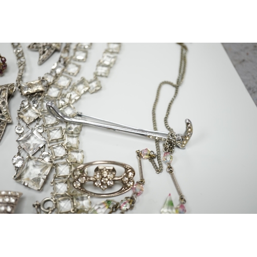 919 - A small collection of assorted costume jewellery including a marcasite set pendant necklace.