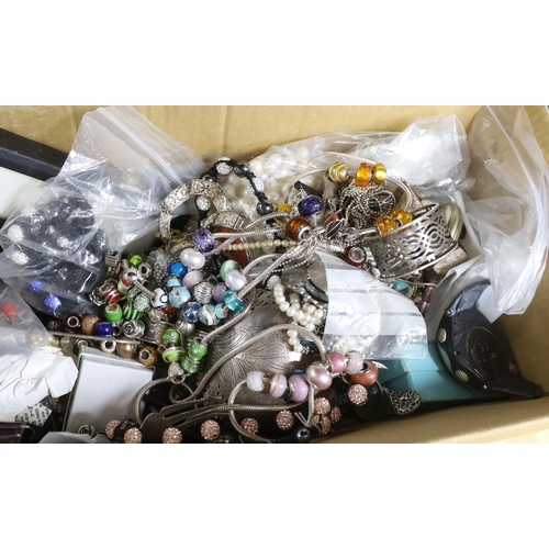 940 - A large quantity of assorted collectables including silver, costume jewellery, watch movements etc.... 