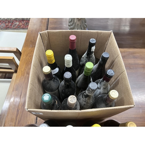 95 - Eighteen bottles of assorted red and white wine