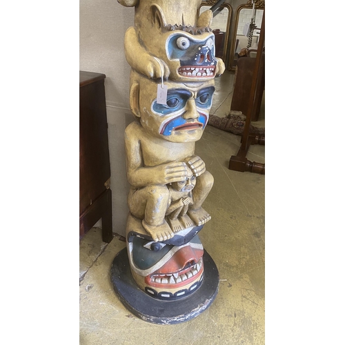 1089 - An 'AAA' Studio's film set composition totem pole, height 210cm