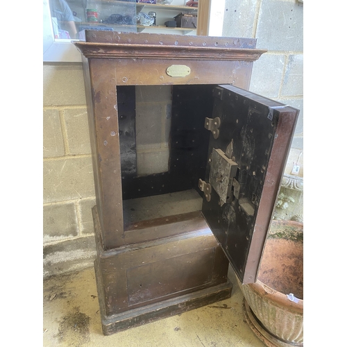 1098 - A 19th century French cast iron safe (no key), width 61cm, depth 36cm, height 120cm