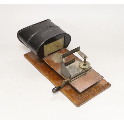 1465 - The Kinora flip book viewer, 30cm long