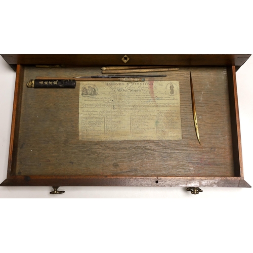 1552 - An early 19th century Reeves & Woodyer watercolourist's boxed set with fitted drawer and watercolour... 