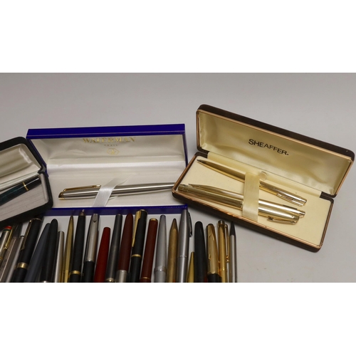 1567 - A group of fountain pens and ballpoint pens including a cased Sheaffer set