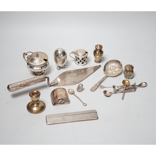 1815 - A collection of assorted small silver including condiments, spoons, egg cup, pill box, comb, Tiffany... 