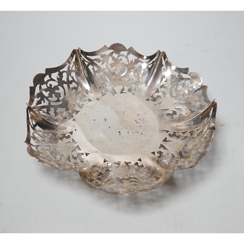 1829 - A George VI pierced silver shallow dish, Viners Ltd, Sheffield, 1936, diameter 18.1cm, 6.4oz.