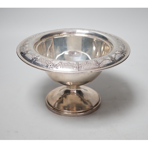 1833 - A sterling pedestal bowl, with pierced border, (lacking liner?), diameter 18.5cm, 9.3oz.