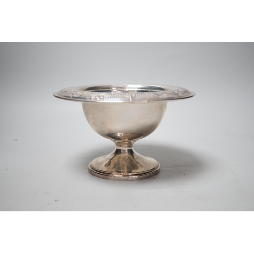 1833 - A sterling pedestal bowl, with pierced border, (lacking liner?), diameter 18.5cm, 9.3oz.