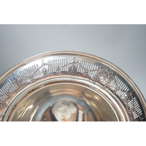 1833 - A sterling pedestal bowl, with pierced border, (lacking liner?), diameter 18.5cm, 9.3oz.