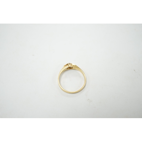 1885 - A n 18ct gold and claw set solitaire diamond ring, size P, gross weight 3 grams.