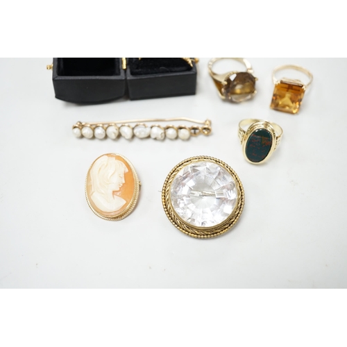 1901 - Sundry jewellery including three yellow metal and gem set rings, cameo brooch, two other brooches in... 