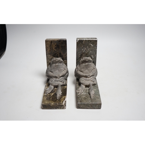 336 - A pair of spelter and marble toad bookends, 15cm high, 17.5cm long