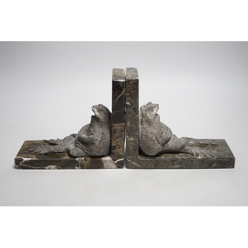 336 - A pair of spelter and marble toad bookends, 15cm high, 17.5cm long