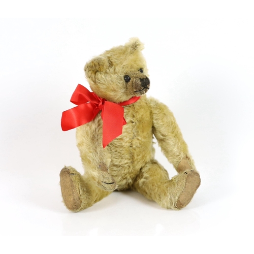 35 - A Farnell bear, c.1912, black button eyes, 25cm, in very good condition