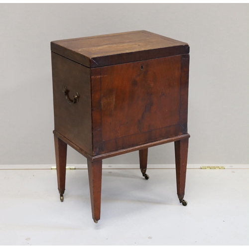 71 - A George III mahogany cellarette, width 41cm, depth 30cm, height 66cm