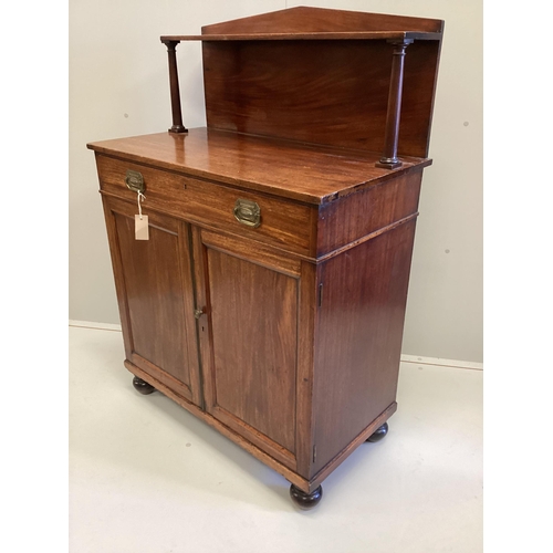 1020 - A small early Victorian mahogany chiffonier, width 83cm, depth 45cm, height 122cm